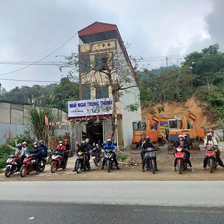 Hotel Yolo Ha Giang Adventures, Motorbike And Loop Tours Extérieur photo